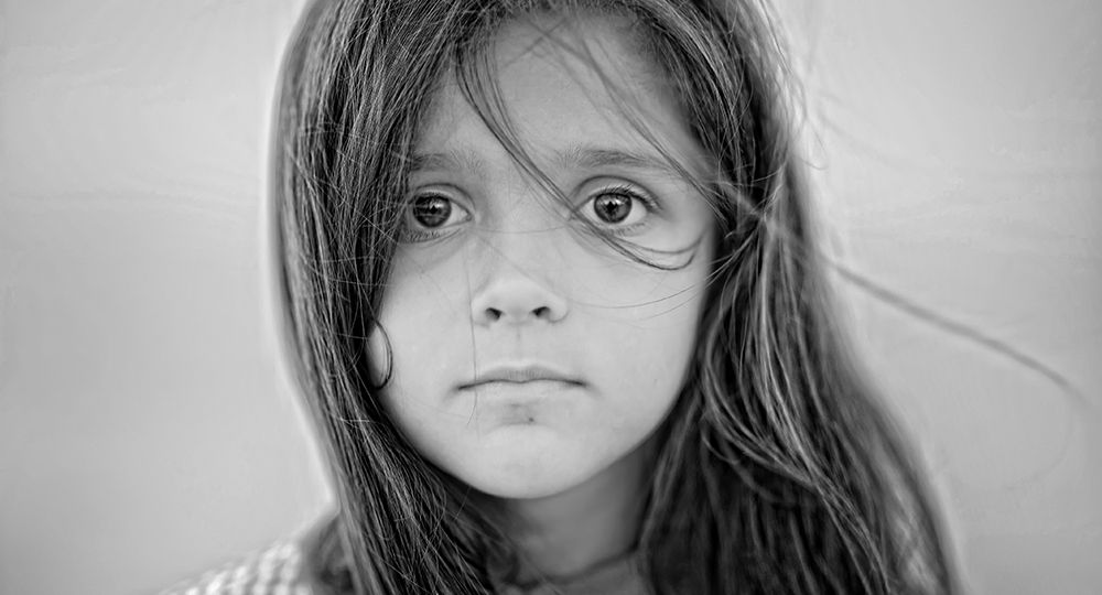 Black,And,White,Portrait,Of,A,Child,Girl,With,Sad